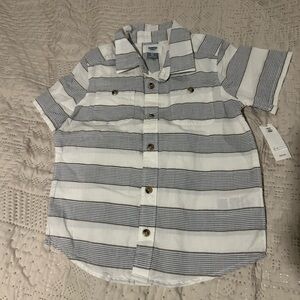 Old Navy Button Down SS Gray and White stripe Size 5T NWT